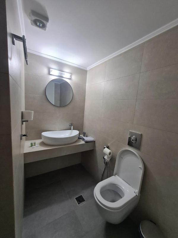 Economy Twin Room - Ground Floor image 4