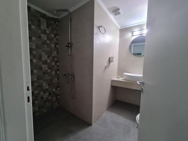 Economy Twin Room - Ground Floor image 3
