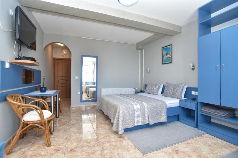 Triple Room with Sea View image 4