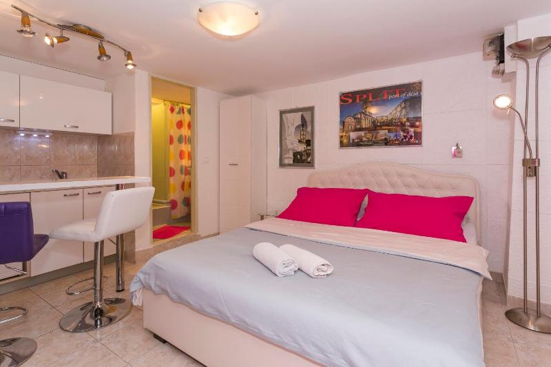 Modern and practical studio in the heart of Split Images