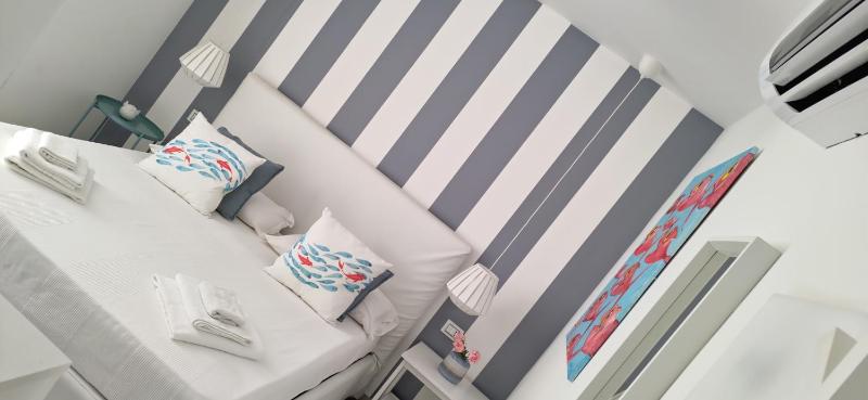 Superior Double Room with Balcony image 3