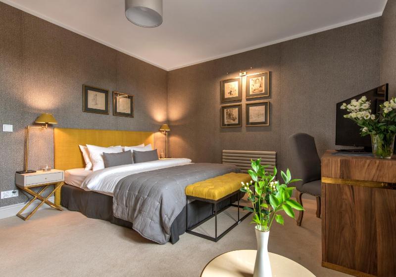 Deluxe Double Room with Shower image 1