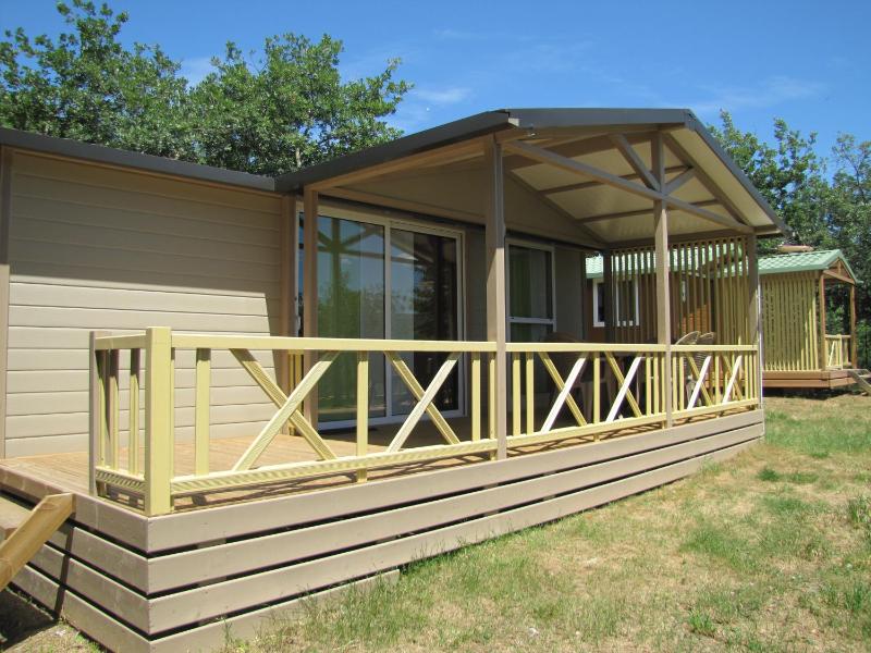 Superior Three-Bedroom Chalet (6 Adults) image 3