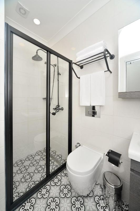 Superior King Room (non-smoking) image 2