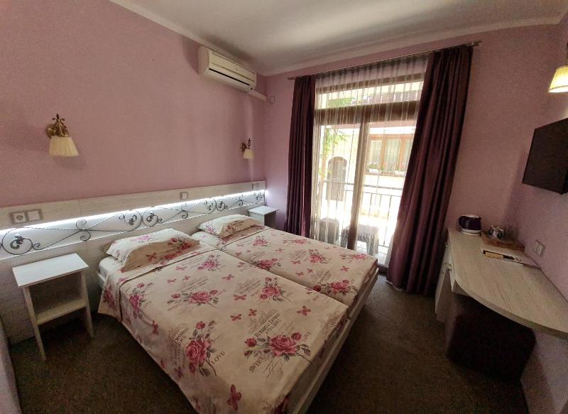 Budget Twin Room image 2