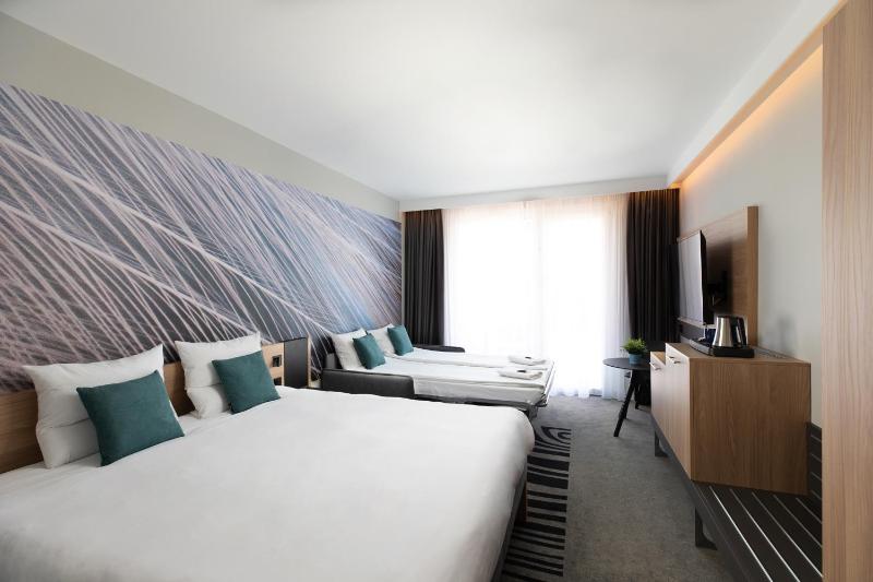 Superior Double Room with Sofa image 4