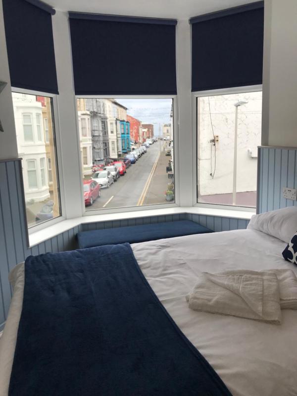 Quadruple Room image 4