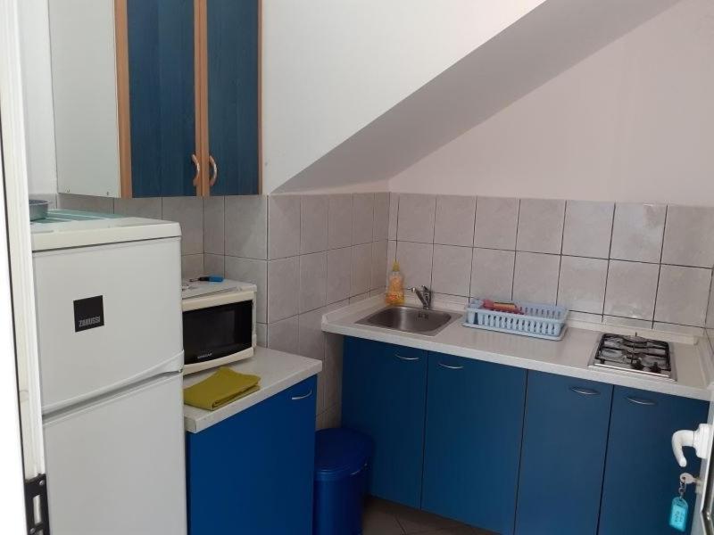 Apartment in Omiš with sea view balcony Wi-Fi (161-3) - image 27