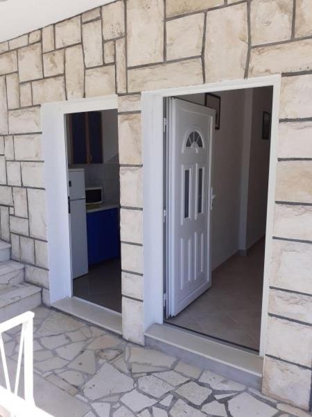 Apartment in Omiš with sea view balcony Wi-Fi (161-3) - image 18