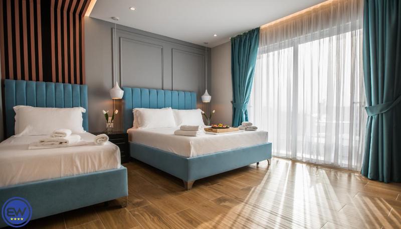 Deluxe Triple Room image 3