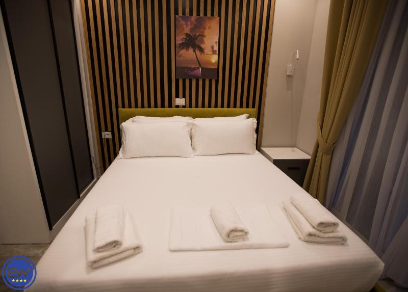 Standard Double Room image 4