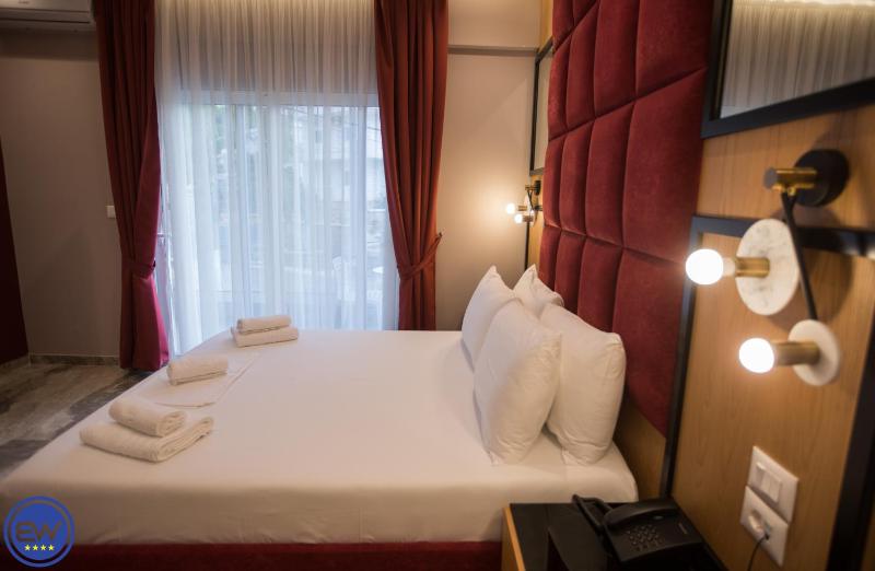 Deluxe Double Room image 4
