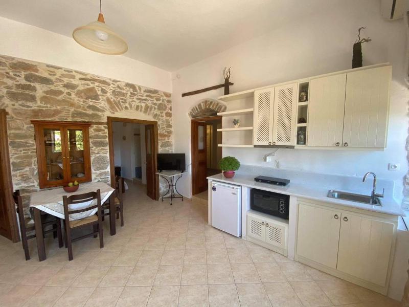 Three-Bedroom House image 1