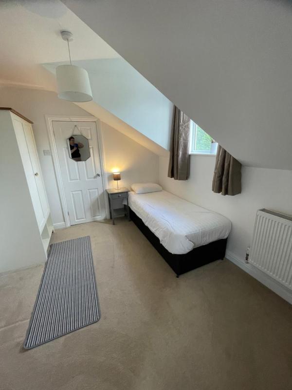 Standard Single Room with Shower image 1