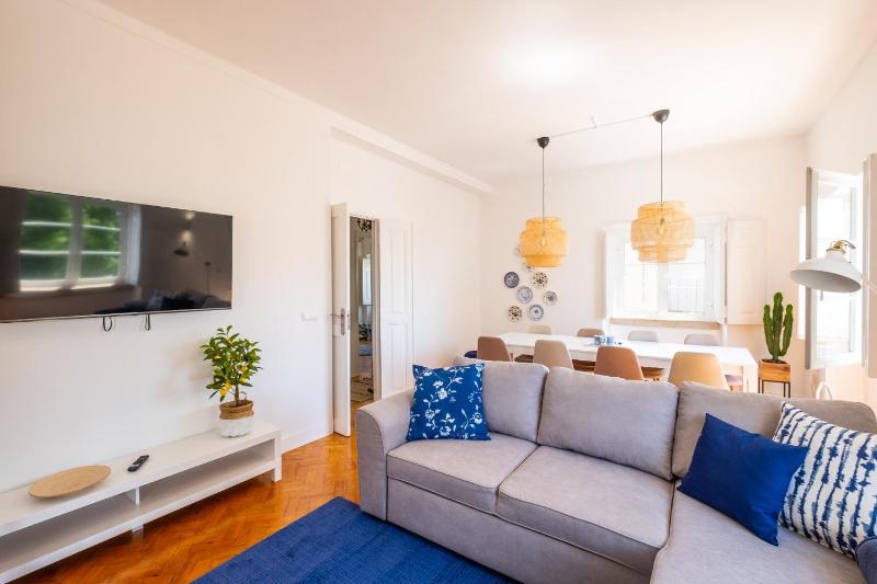Apartment with Balcony image 3