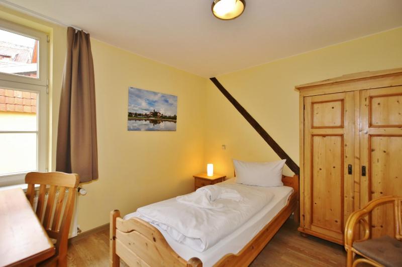Single Room image 2