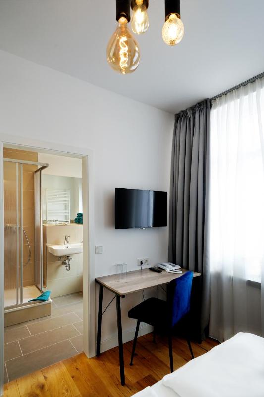 Double Room with Private Bathroom image 4