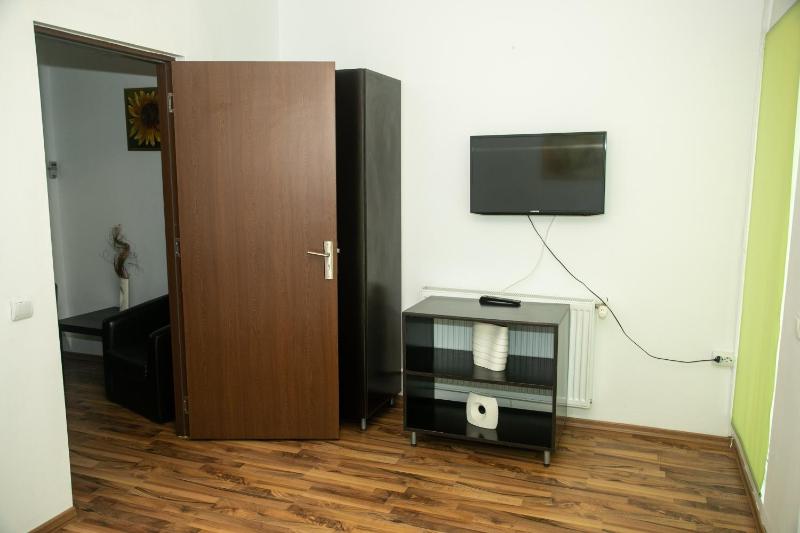 One-Bedroom Apartment - Ground Floor image 4