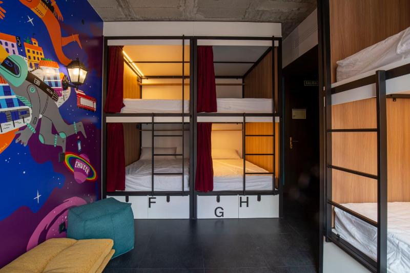 Single Bed in 6-Bed Premium Dormitory Room image 1