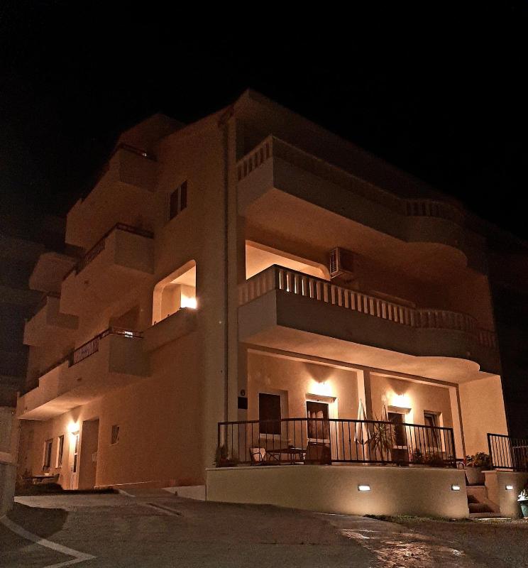 Studio with Terrace and Sea View image 3