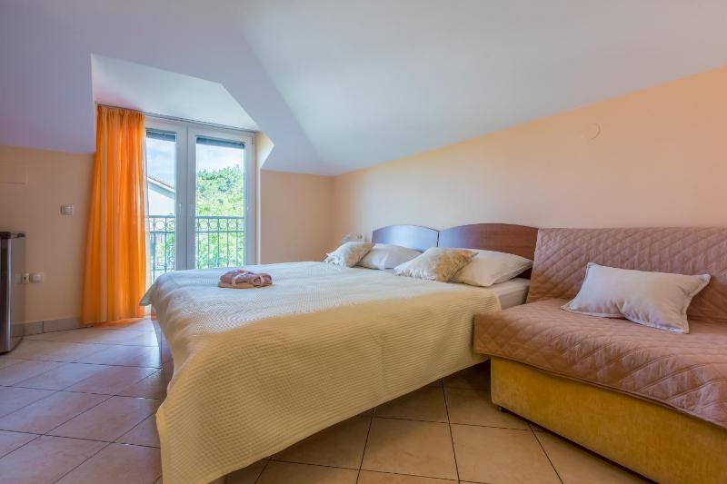Amfora Apartments - image 2