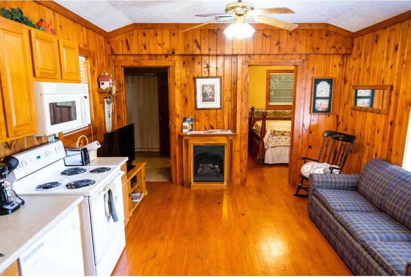 One-Bedroom Cottage image 1