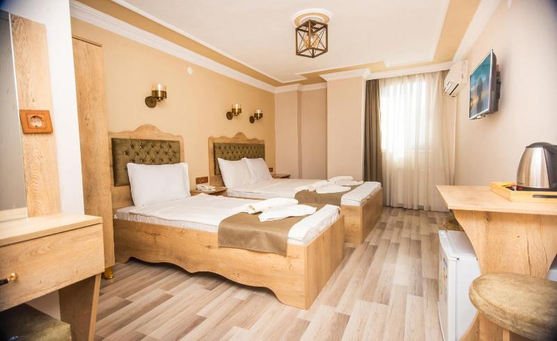 Standard Triple Room image 3