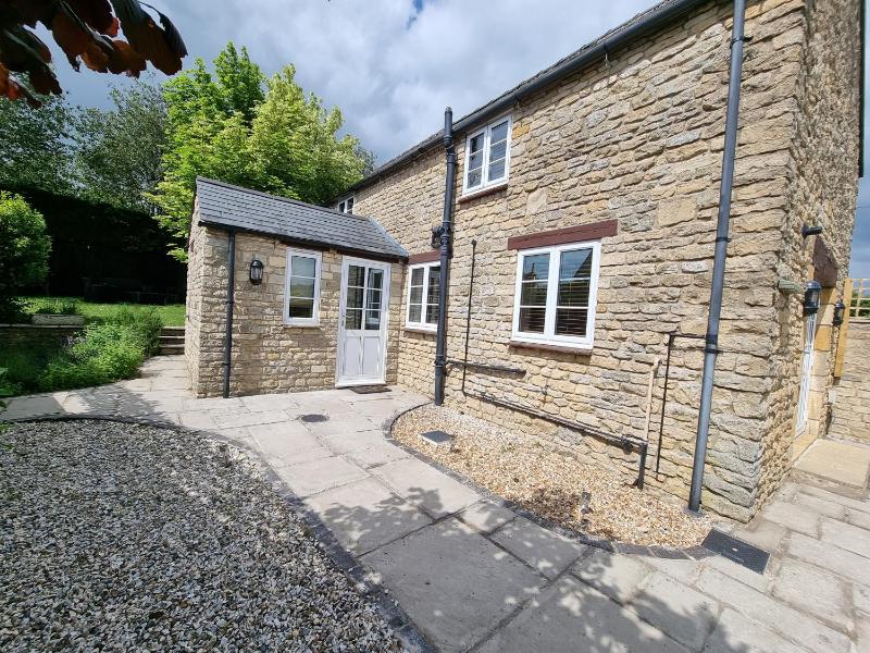 Two-Bedroom House image 4