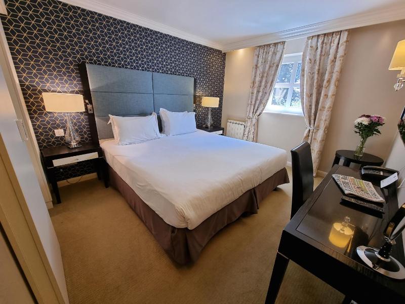 Standard Double or Twin Room image 1