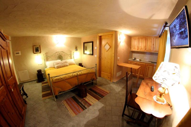 Studio with Extra Bed image 1
