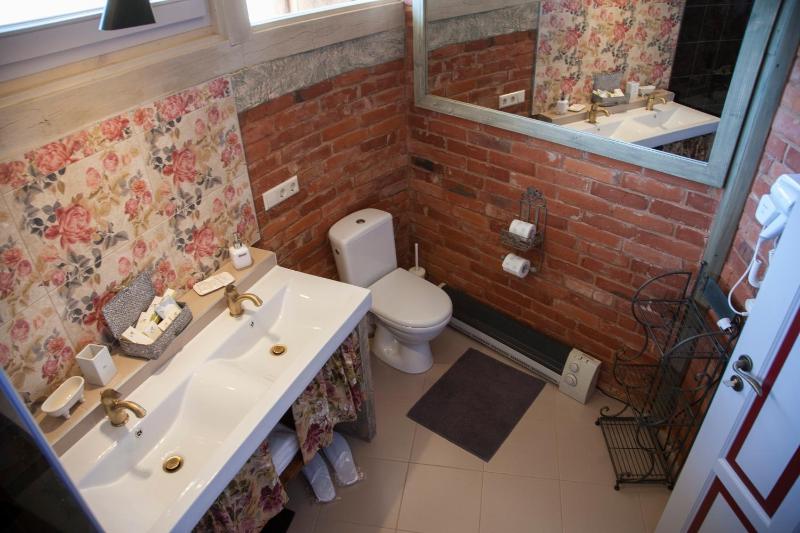 Two-Bedroom Villa image 4