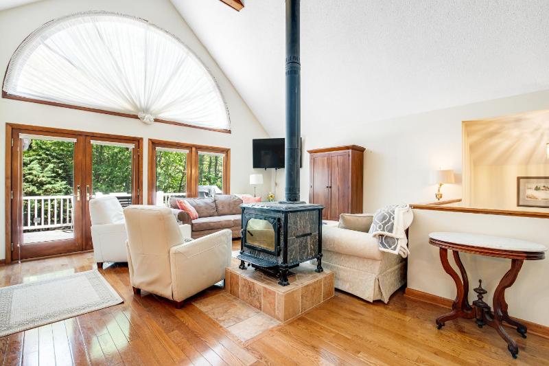Three Bedroom House image 2
