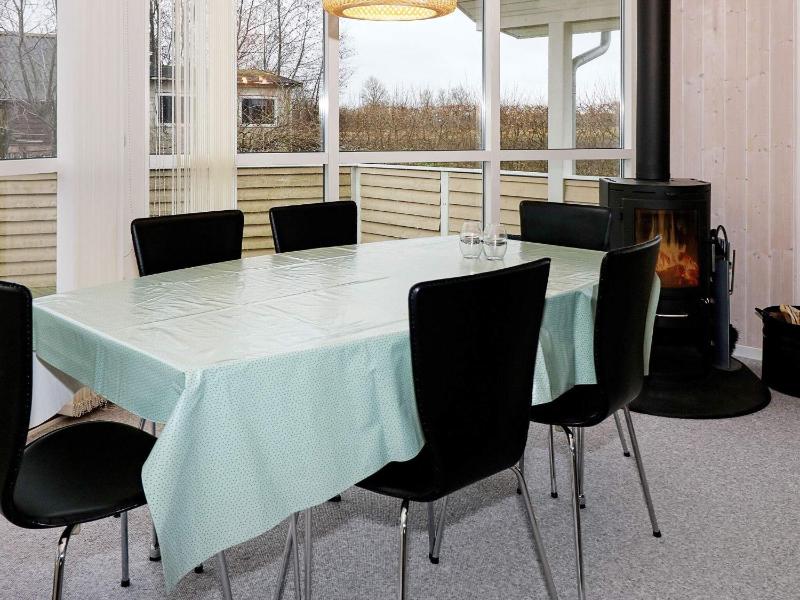Three-Bedroom Holiday Home  image 3