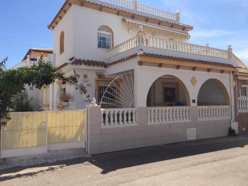 4 Bed 3 Bath Villa Sleeps 8, Pool Wifi Tv Close to Beach Restaurants and Shops Images