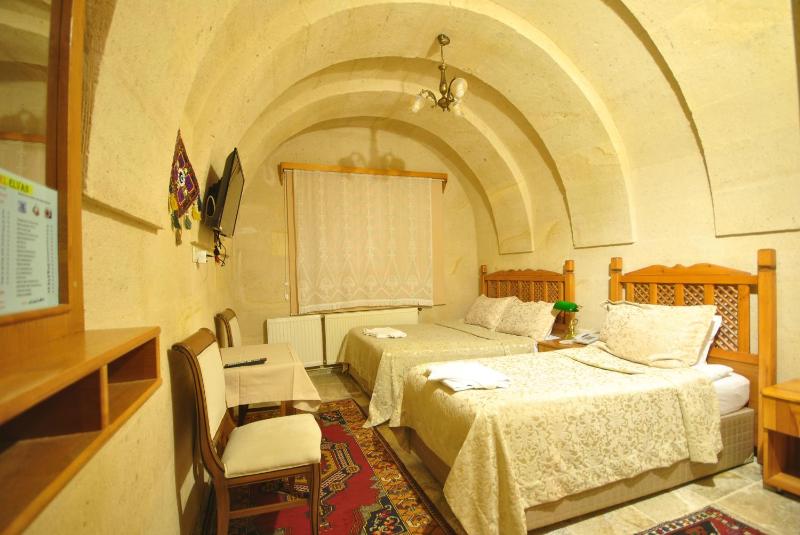Superior Triple Room image 1