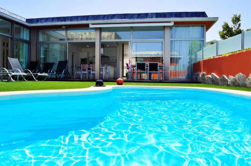 Two-Bedroom Villa (2 - 4 Adults) image 3