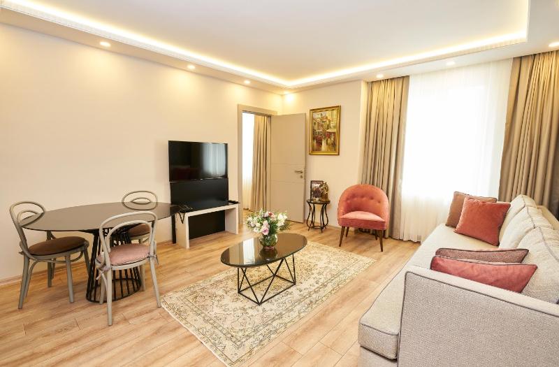 One-Bedroom Apartment image 3