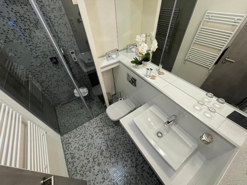 Quadruple Room image 2