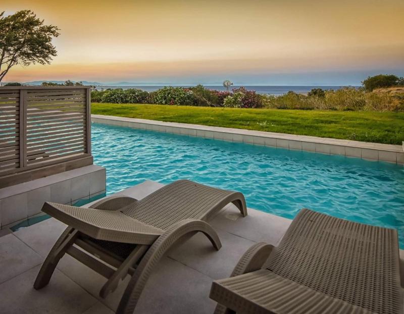 Deluxe Family Room with Sea View image 4