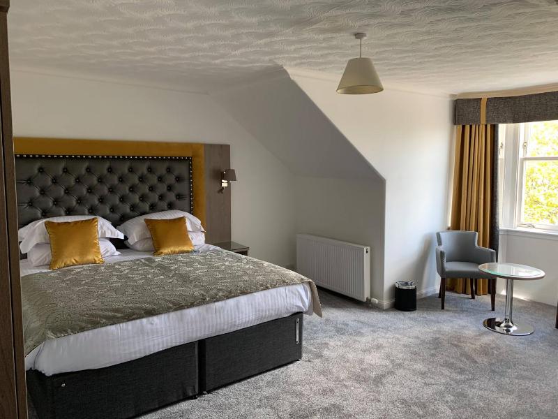 Deluxe Double or Twin Room with Garden View image 4