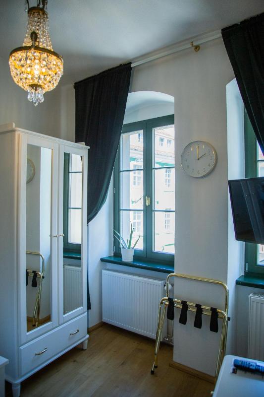 Standard Single Room image 3