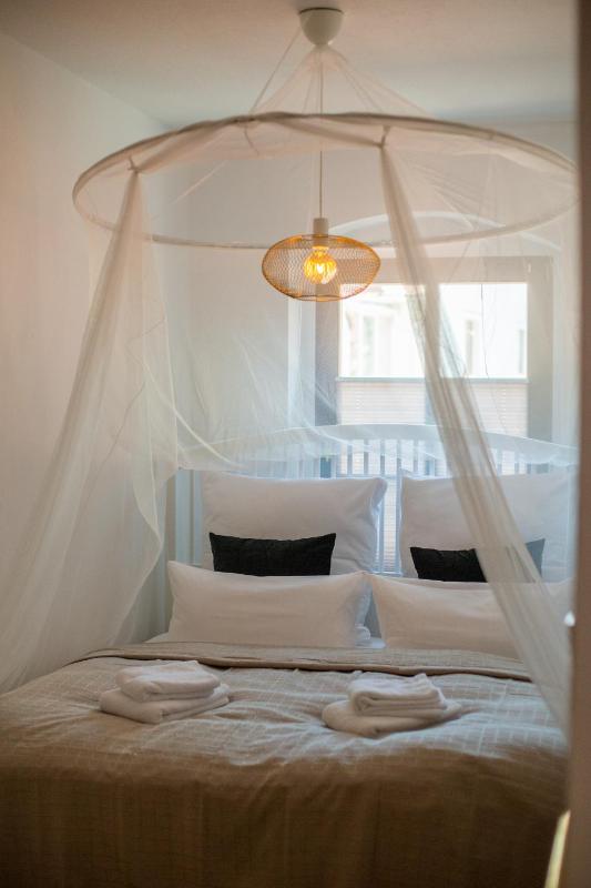 Queen Room image 2