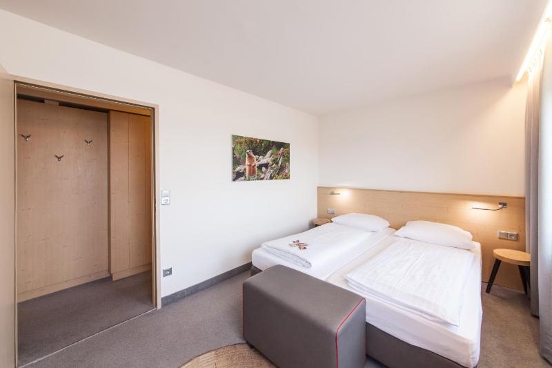 Family Room with Two Double Beds image 1