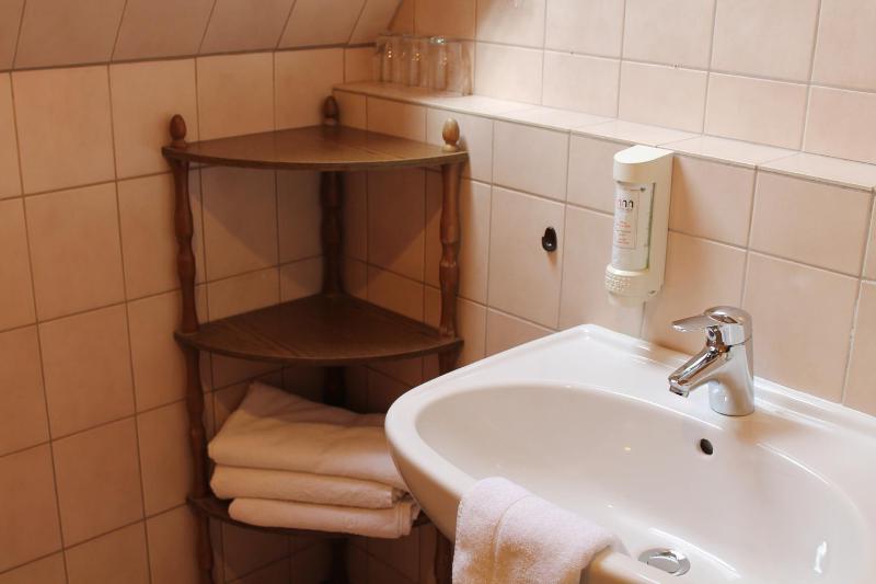 Double Room image 4