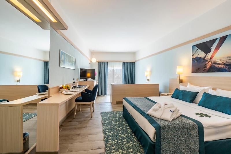 Superior Double Room image 4