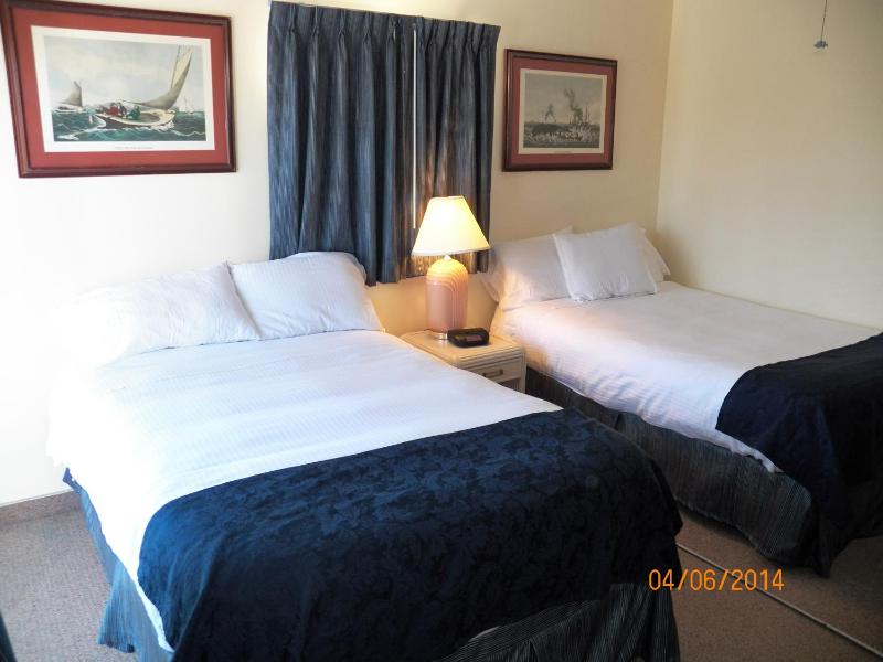 Double Room with Two Double Beds image 4