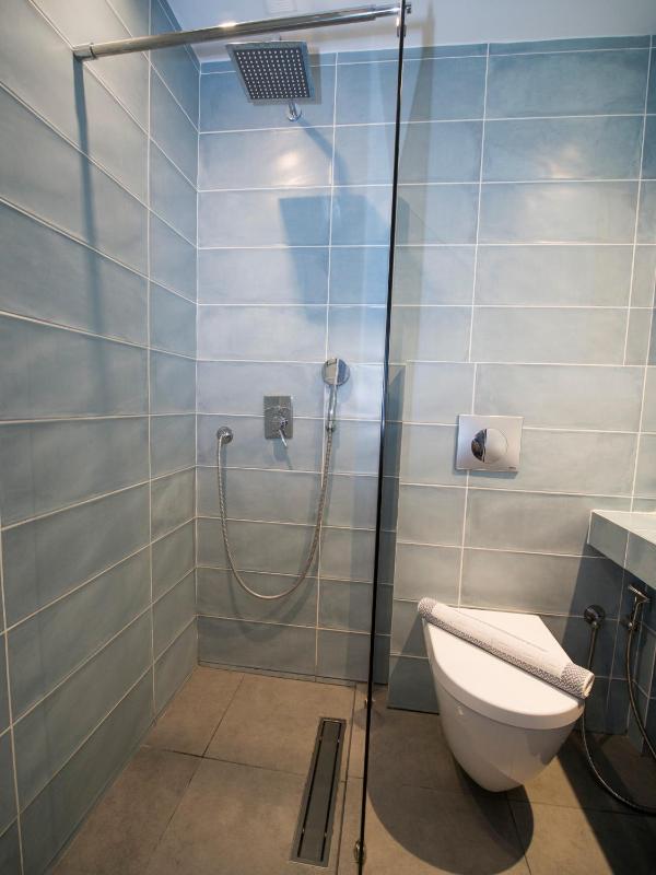 Double Room with Sea View image 4