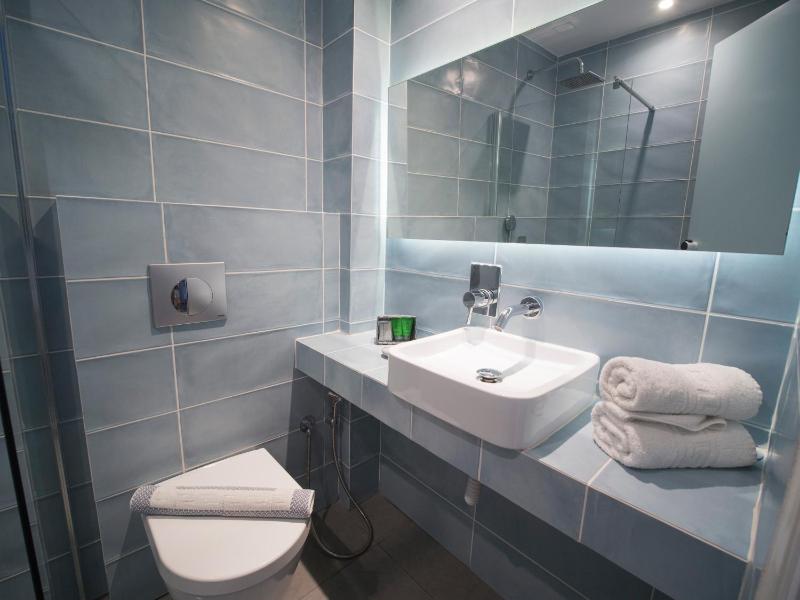 Double Room with Sea View image 3