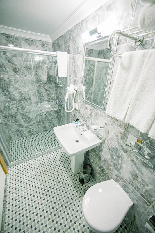 Budget Double Room image 2