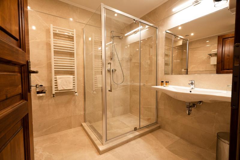 Junior Suite with Garden View image 2